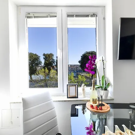 Lauris Luxury Apartman *