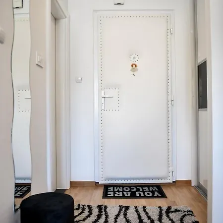 Lauris Luxury Apartament *